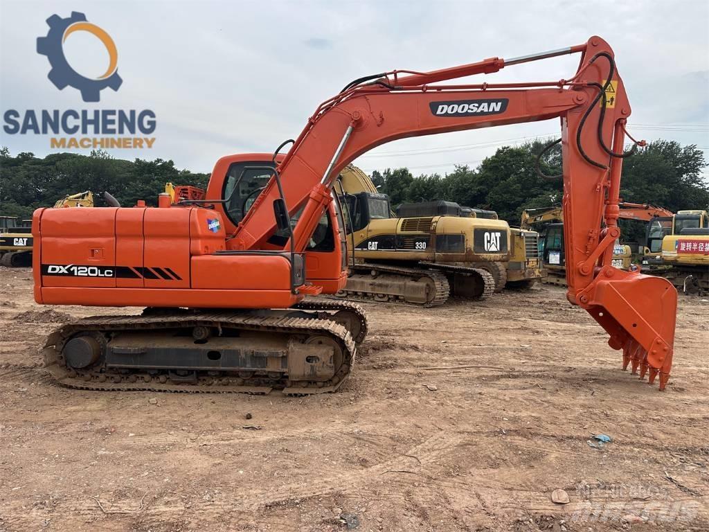 Doosan DX 120 Midi excavators  7t - 12t