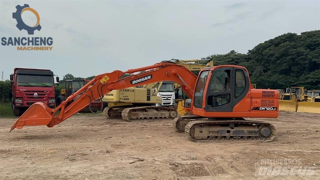 Doosan DX 120 Midi excavators  7t - 12t