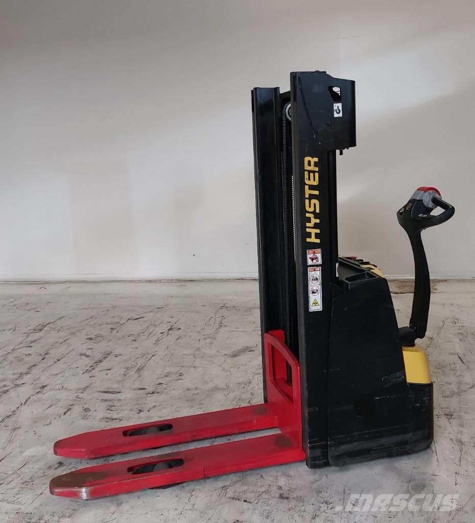 Hyster S 1.0 Pedestrian stacker