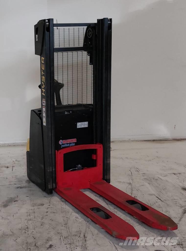 Hyster S 1.0 Pedestrian stacker