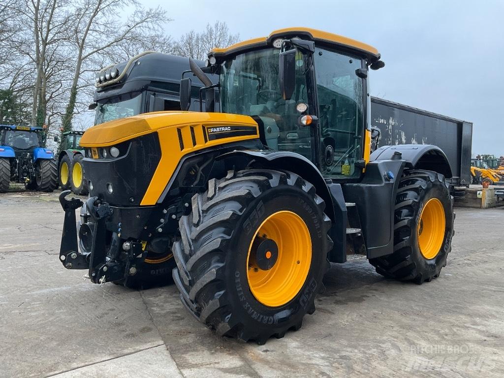 JCB Fastrac 4220 Tractors