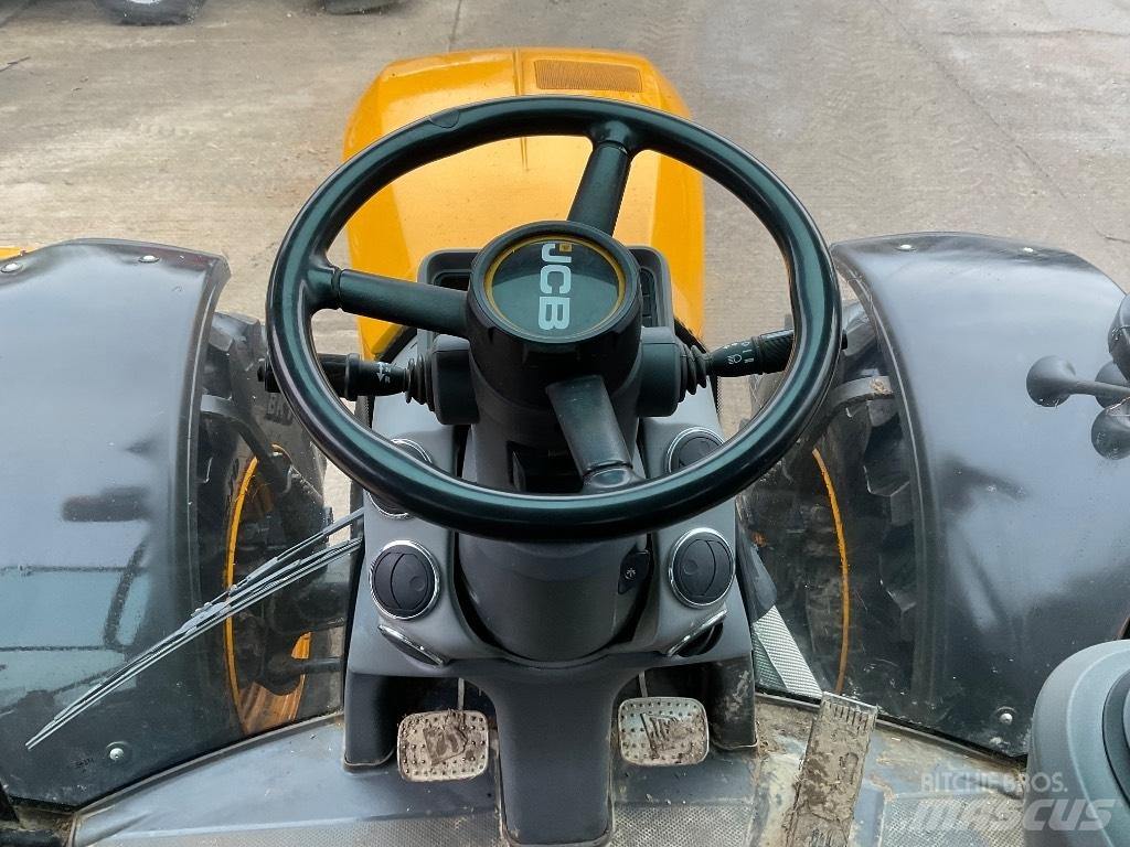 JCB Fastrac 4220 Tractors