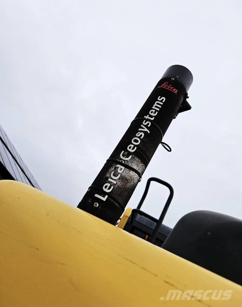 Komatsu HB 215 LC Crawler excavators