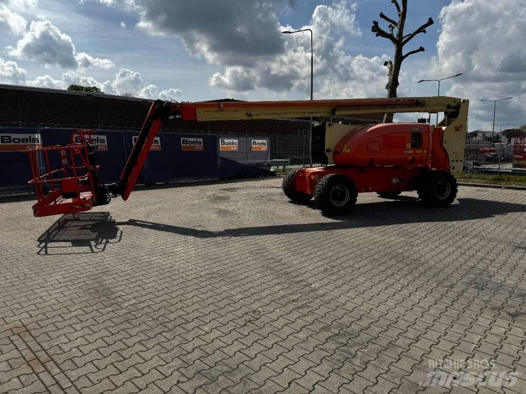 JLG 800AJ Articulated boom lifts