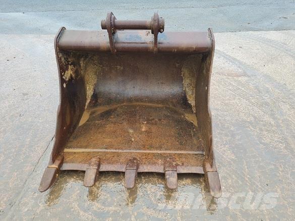  4' BUCKET, 65mm PINS Buckets