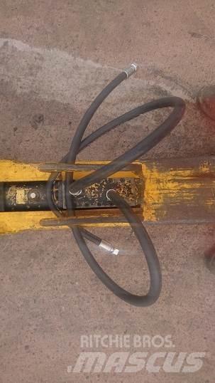 Arrowhead S40 Construction - Others