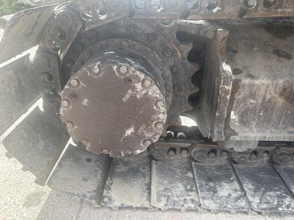 Hitachi ZX225 Crawler excavators