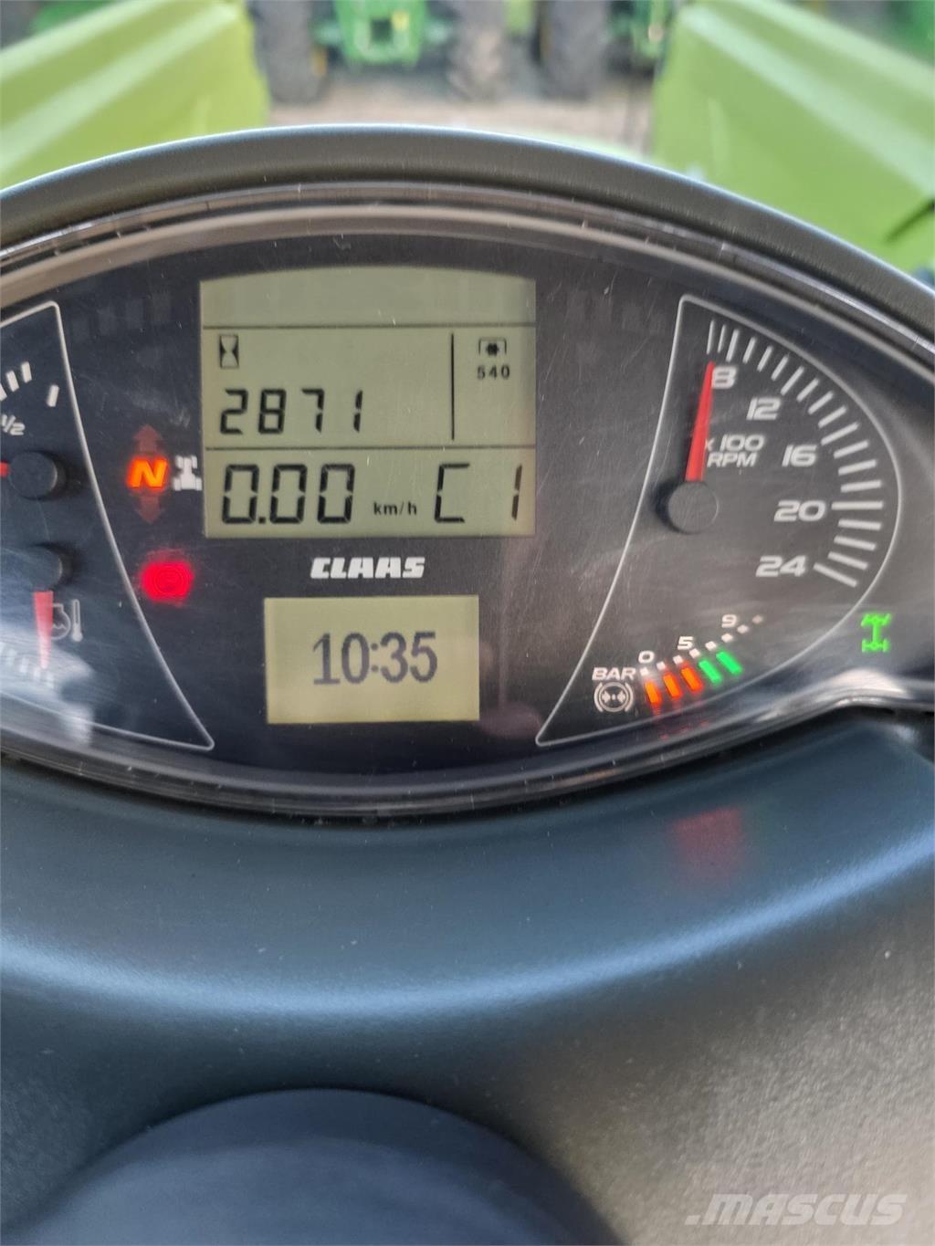 CLAAS Arion 440 Tractors