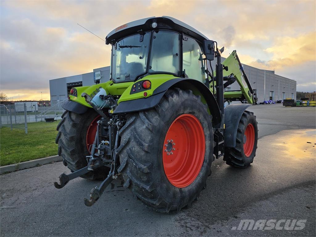 CLAAS Arion 440 Tractors
