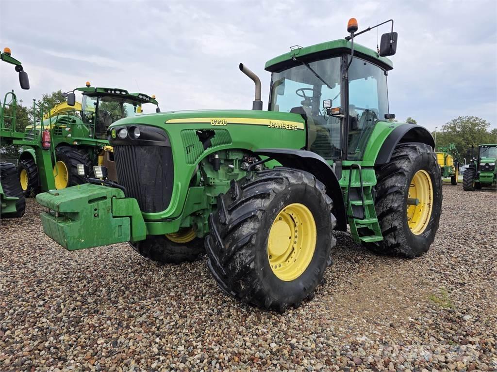 John Deere 8220 Tractors