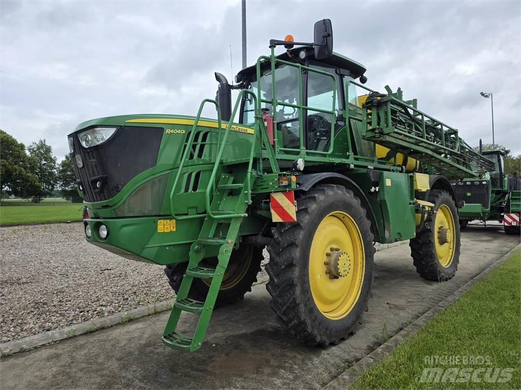 John Deere R4040i Trailed sprayers