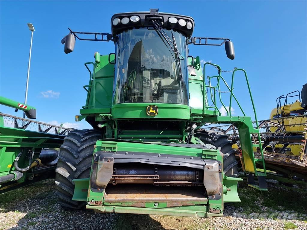 John Deere S690 Combine harvesters