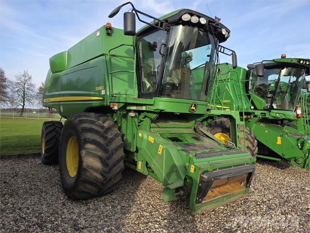 John Deere S690 Combine harvesters