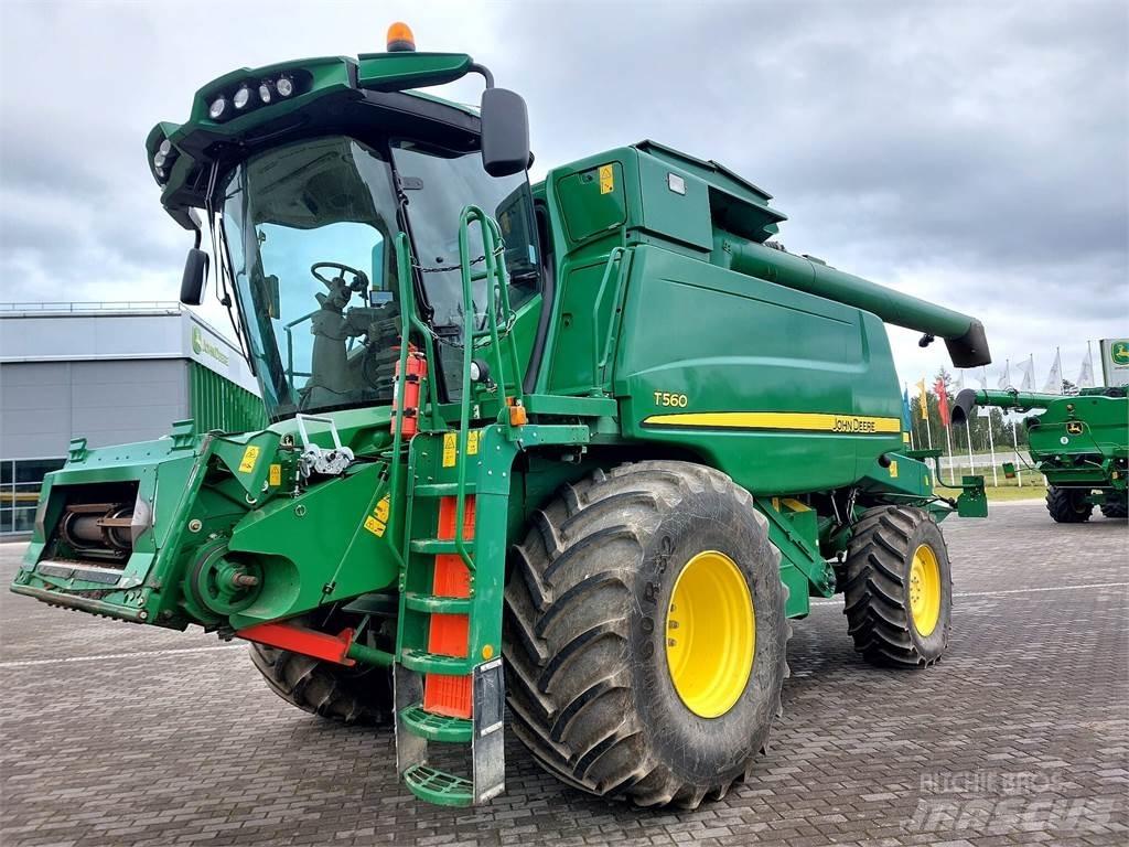 John Deere T560 Combine harvesters