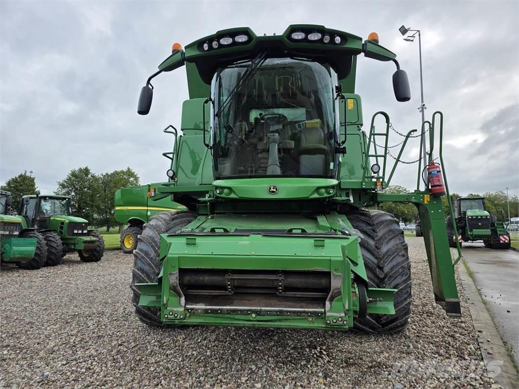 John Deere T660 Combine harvesters
