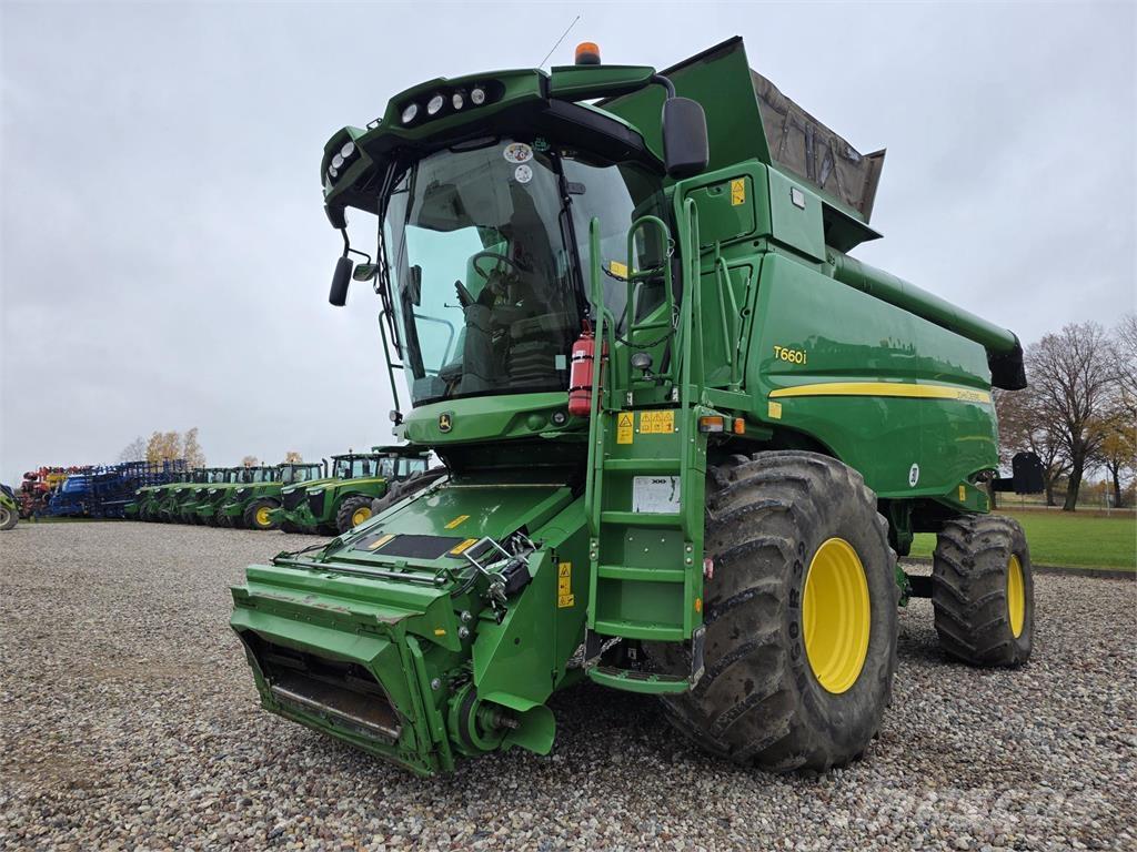John Deere T660 Combine harvesters