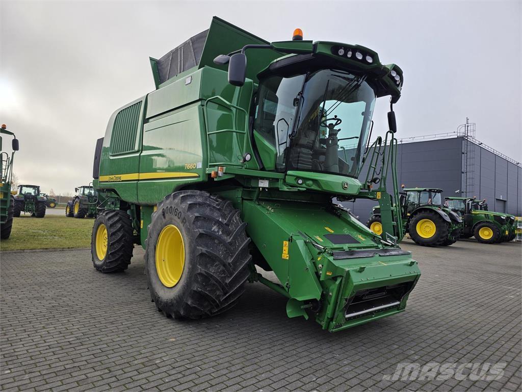 John Deere T660 Combine harvesters
