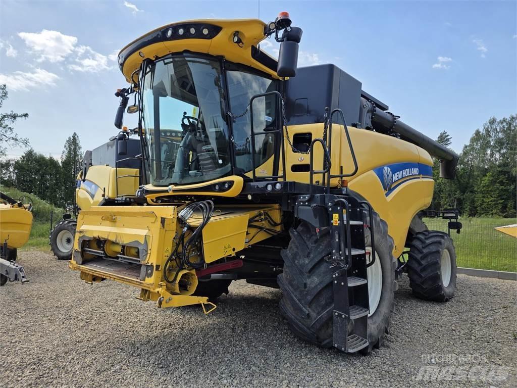 New Holland CX8.80 Combine harvesters