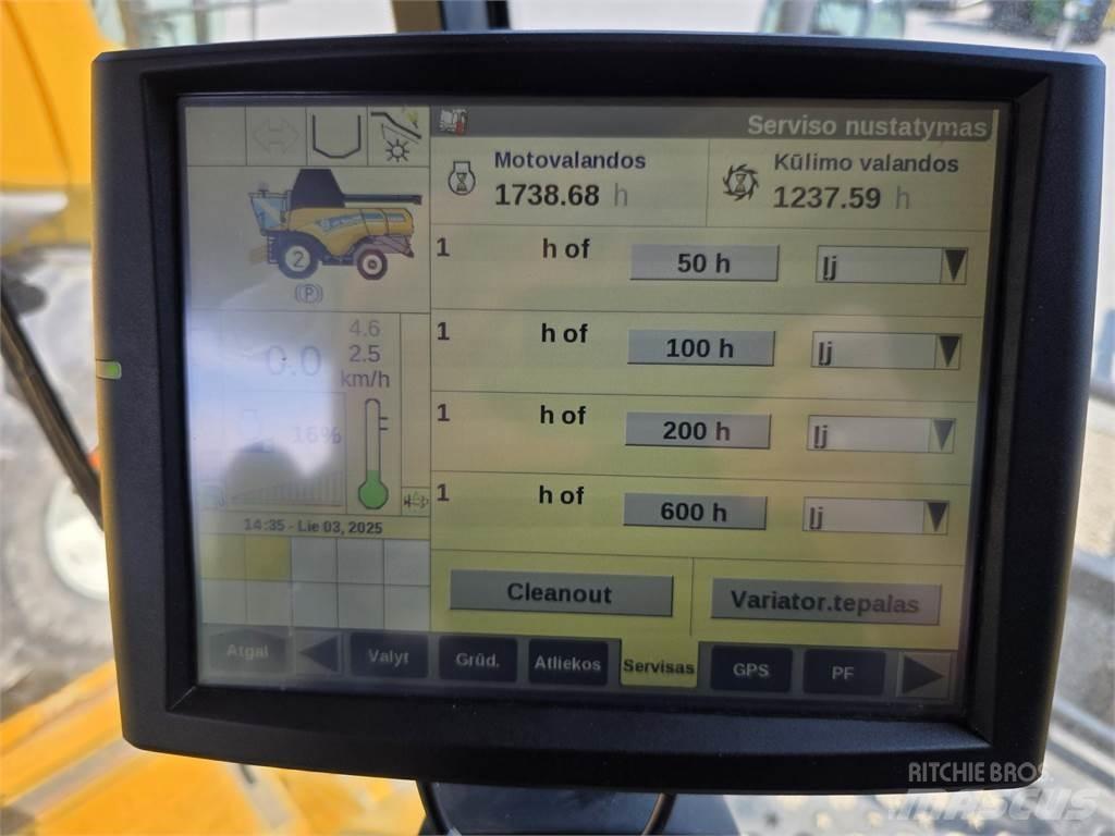 New Holland CX8.85 Combine harvesters