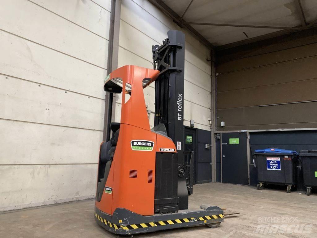 BT RRE140 Reach trucks
