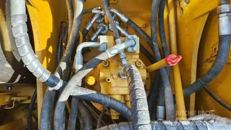 CAT 320 D 2 Midi excavators  7t - 12t