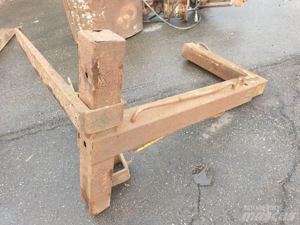  Frame with forks Forks