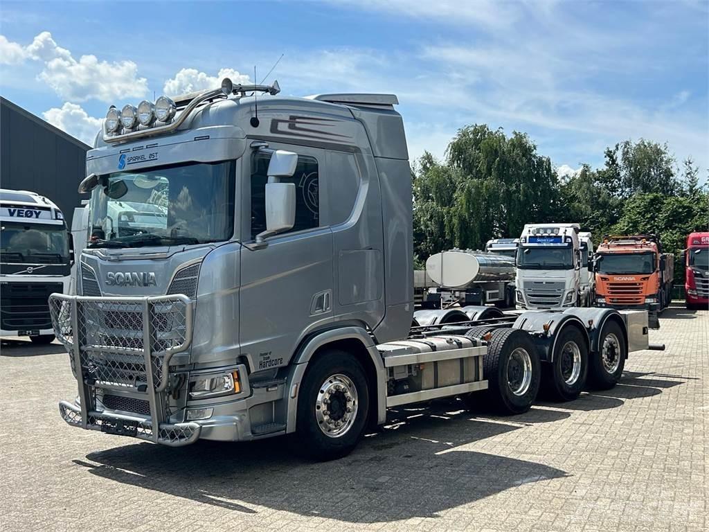 Scania R 650 8X4 Chassis Cab trucks