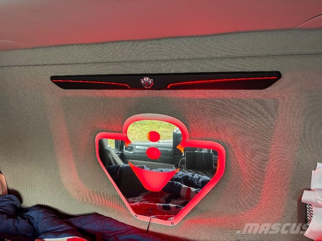 Scania R650B6X4NB Timber trucks