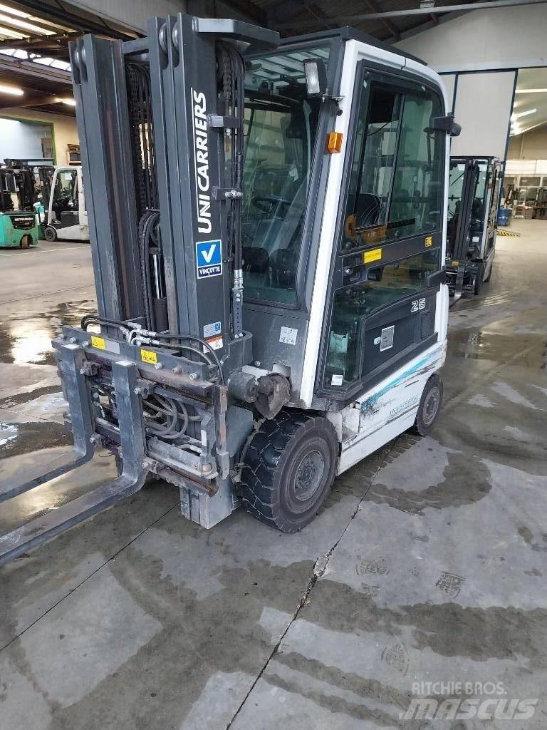 UniCarriers QX25 Electric forklift trucks