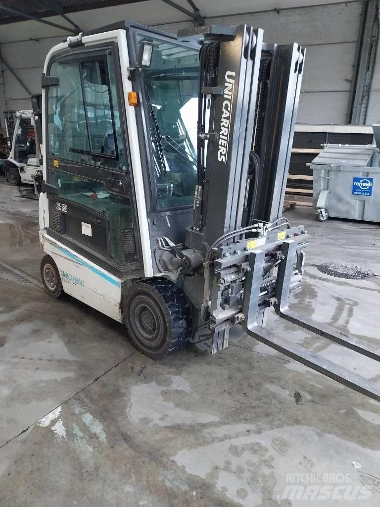 UniCarriers QX25 Electric forklift trucks