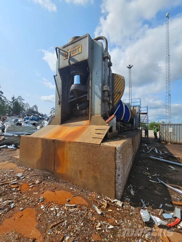 Lefort 850 Industrial balers