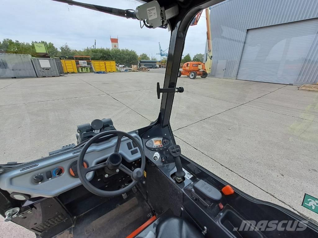Bobcat L28 Wheel loaders