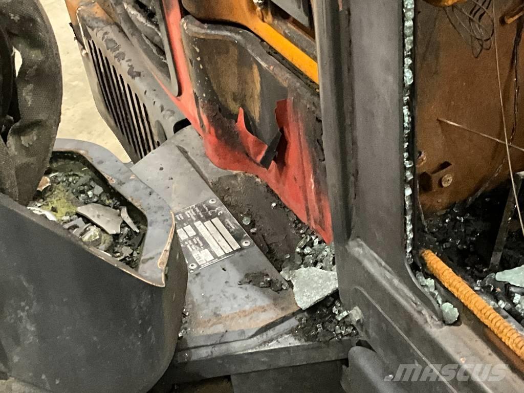 Doosan DX 85 R Midi excavators  7t - 12t