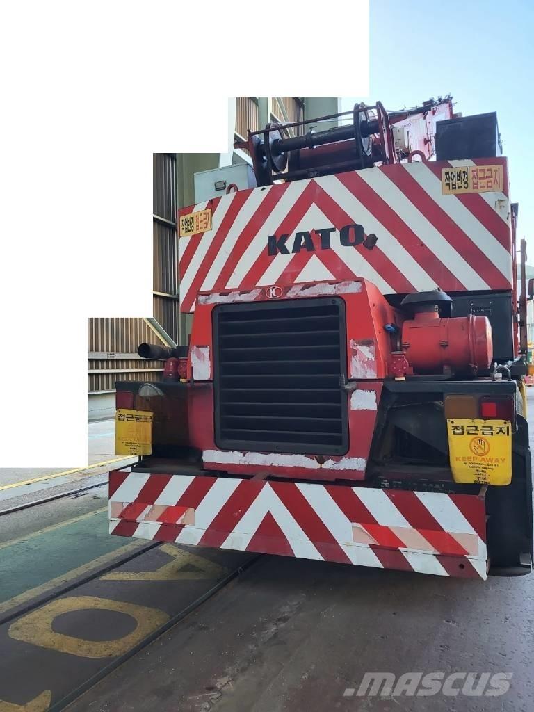 Kato SR 250 Rough terrain cranes