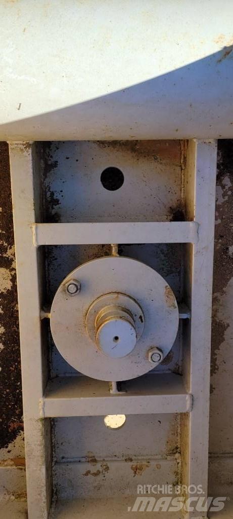 Fontaine NECK Low loaders