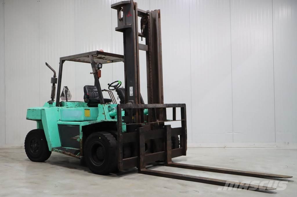 Mitsubishi FD70 Diesel trucks