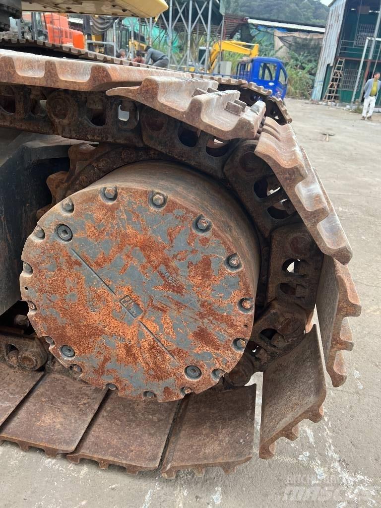 Komatsu PC 490 Crawler excavators