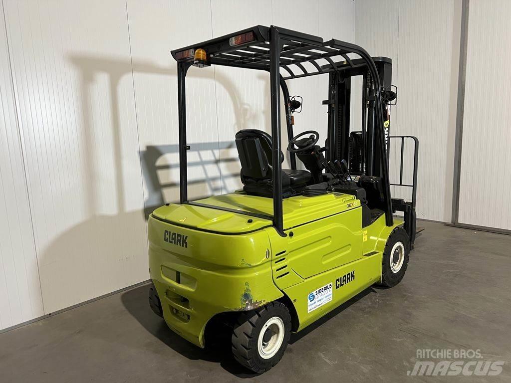 Clark GEX30 Electric forklift trucks