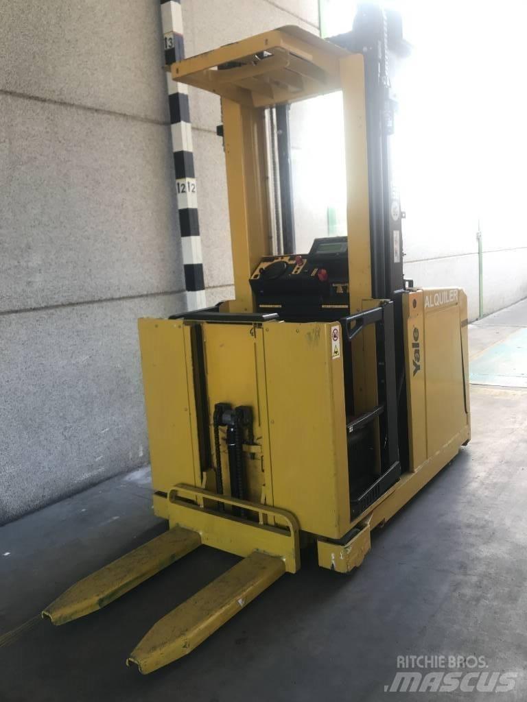 Yale MO10S High lift order picker