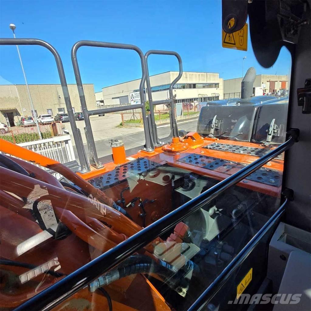 Hitachi ZX210LCN-7 Material Handling - Others