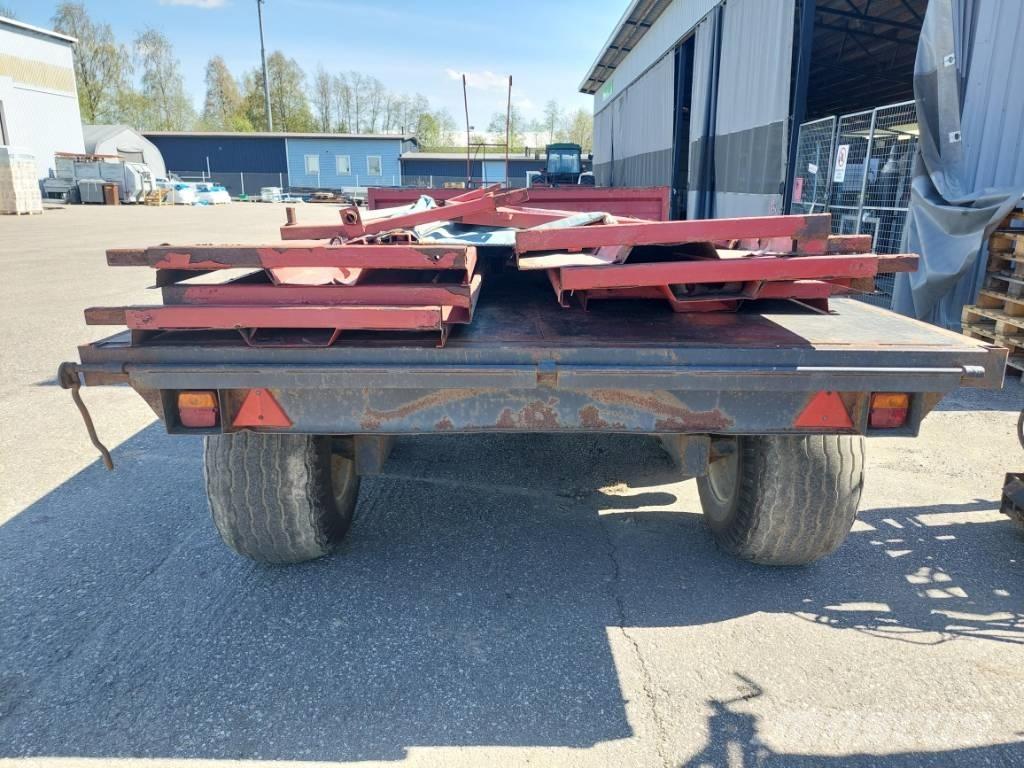 Tuhti 90 Forage wagons