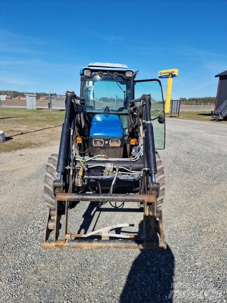 New Holland TN65F Tractors