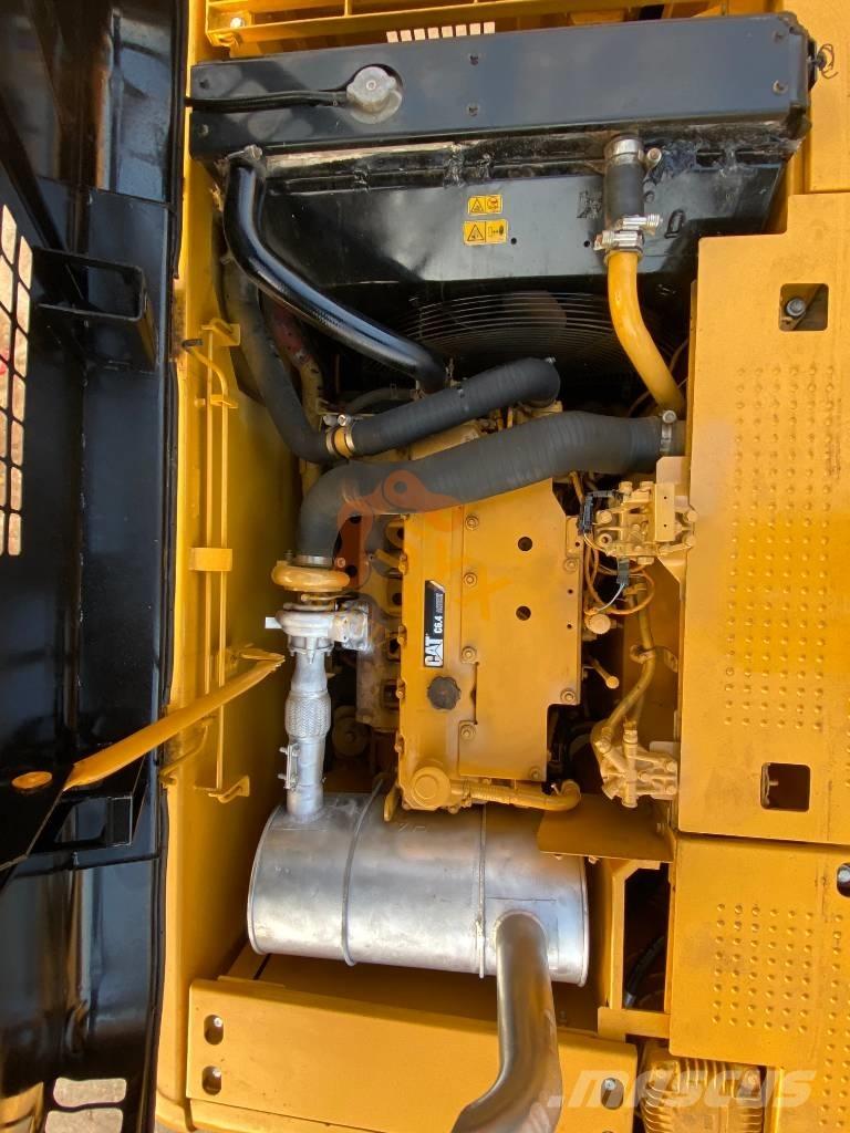 CAT CAT320 D2 Crawler excavators