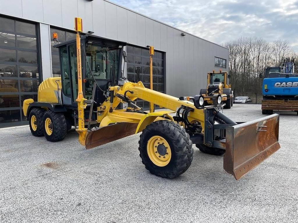 New Holland F106.6 Graders