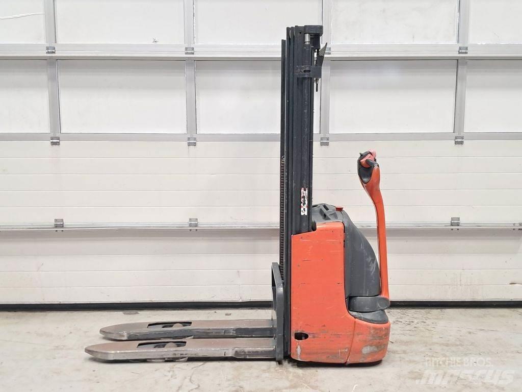 Linde L10 Pedestrian stacker