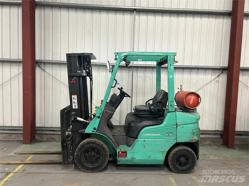 Mitsubishi FG25NT LPG trucks