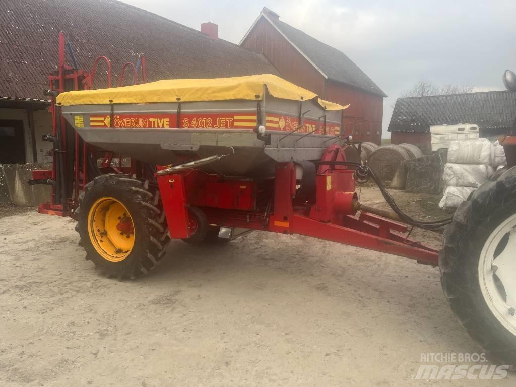 Överum 4012 Mineral spreaders