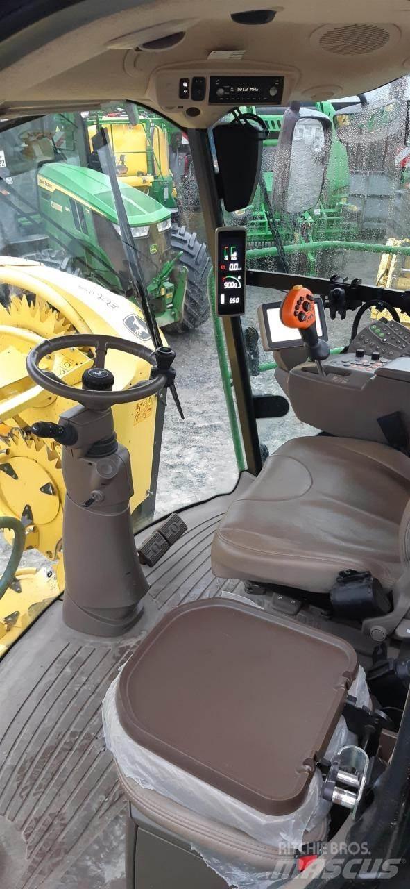 John Deere 8400i Self-propelled foragers