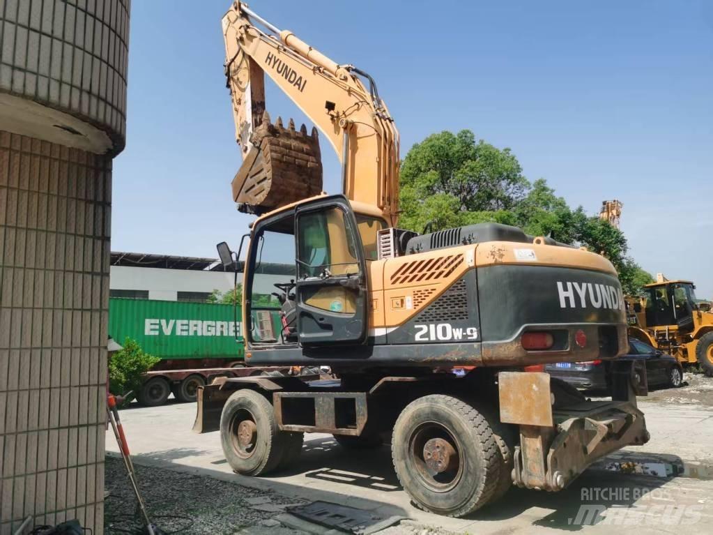 Hyundai R210w-9 Midi excavators  7t - 12t