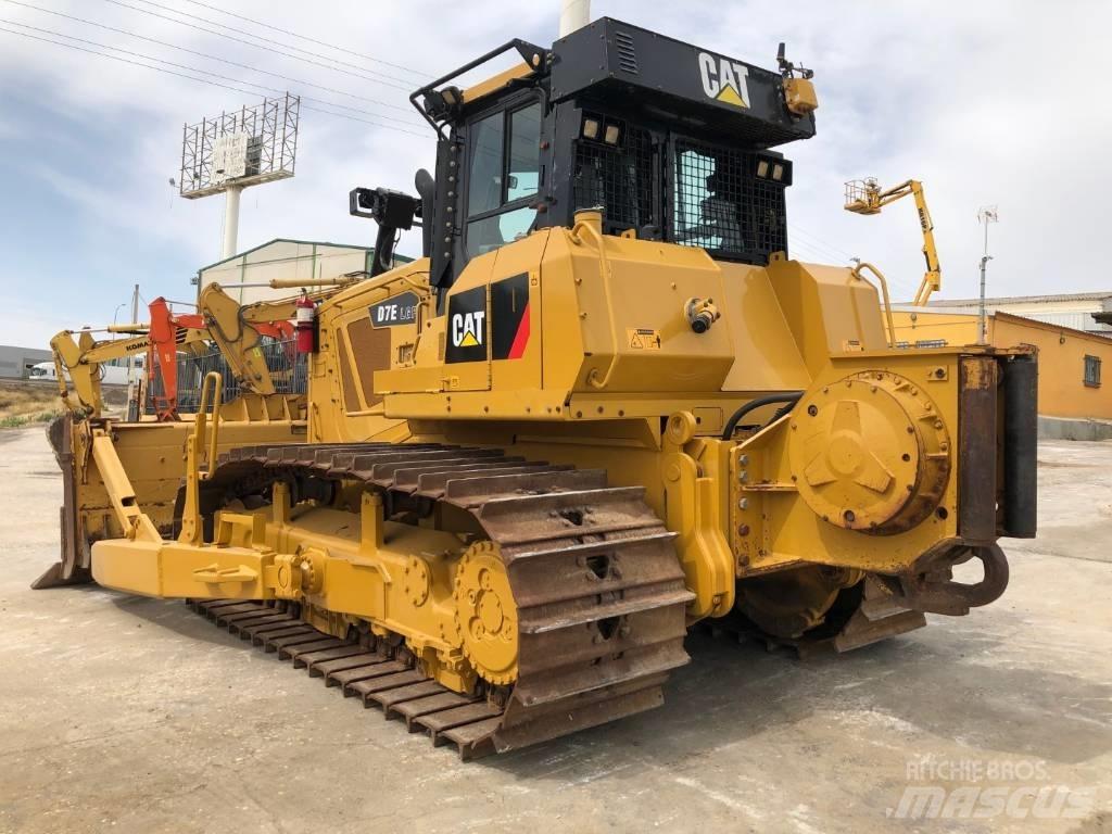 CAT D7E Winches